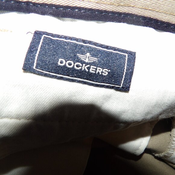 Docker's Khaki Straight Leg Pants Sz 40 X 34 - Picture 7 of 8
